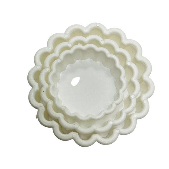 Scalloped Round Plastic Cookie Biscuit Cutters Stackable Set Of 3 - Picture 3 of 6